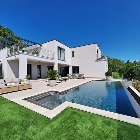 Vila Levant *